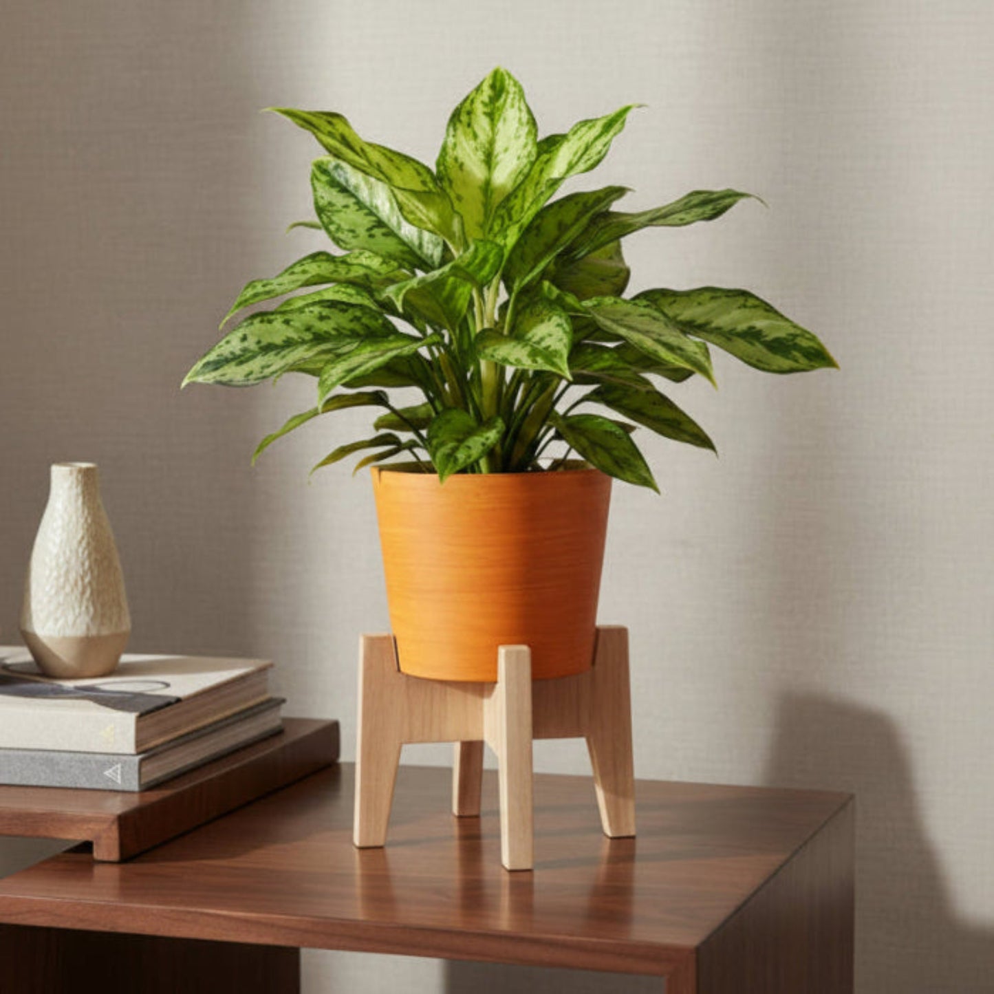 Vera Tapered Round Table Planter Pot With Stand